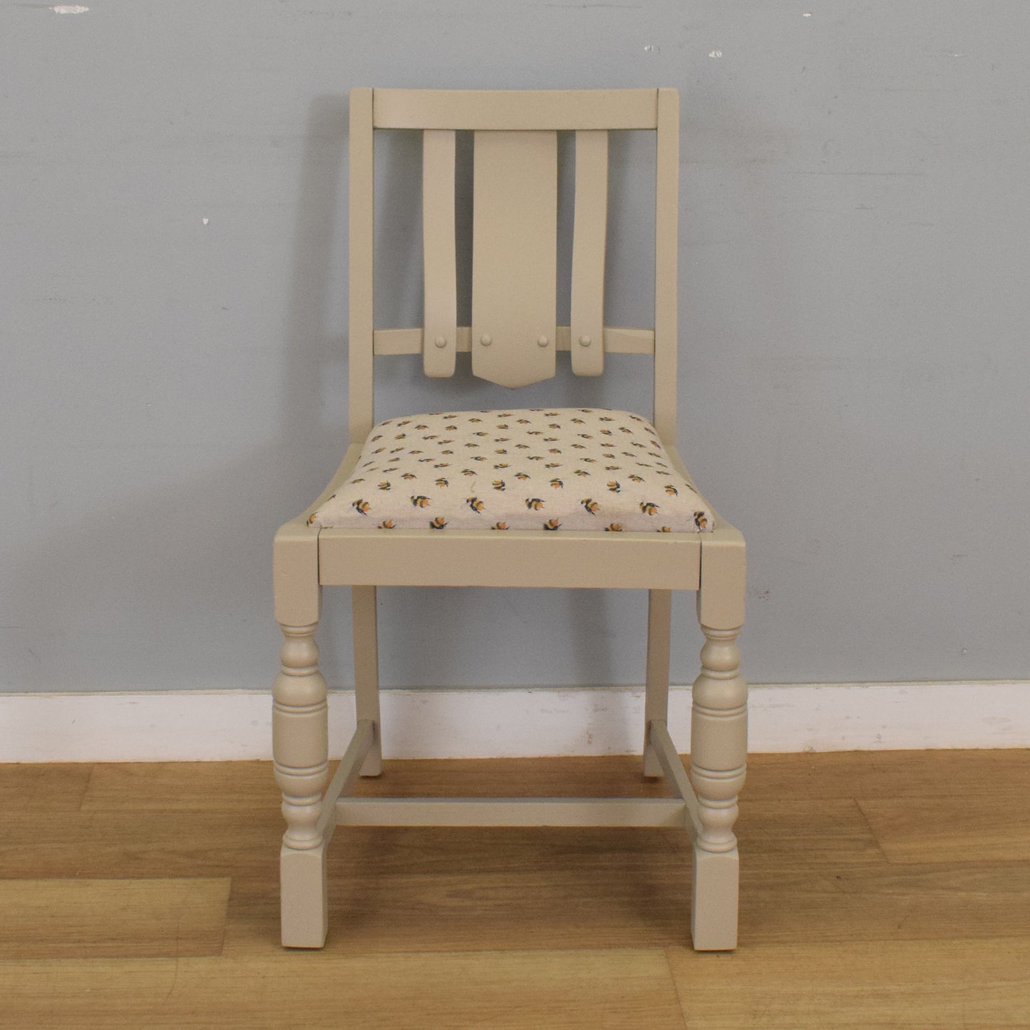 Painted Draw-Leaf Table and Four Chairs