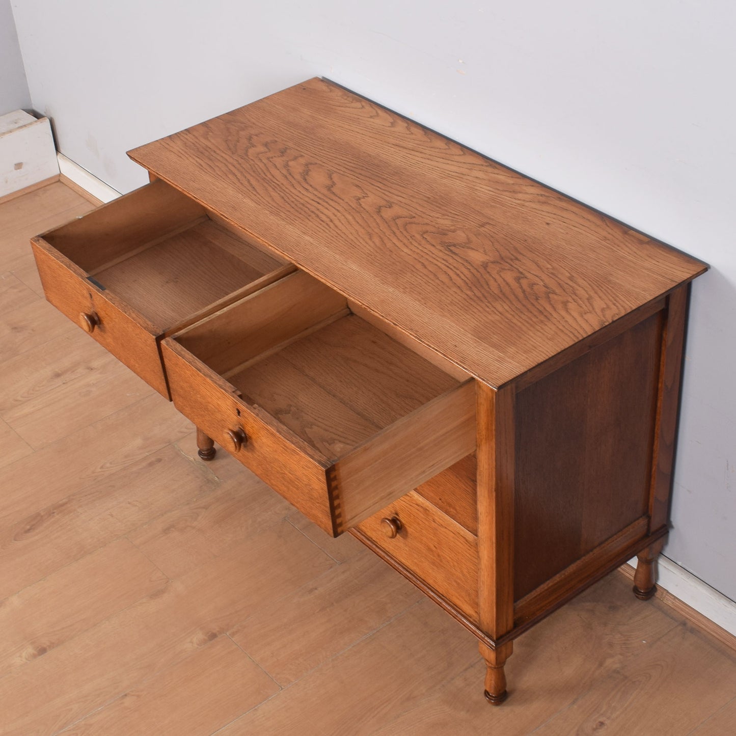 Oak Chest of Drawers