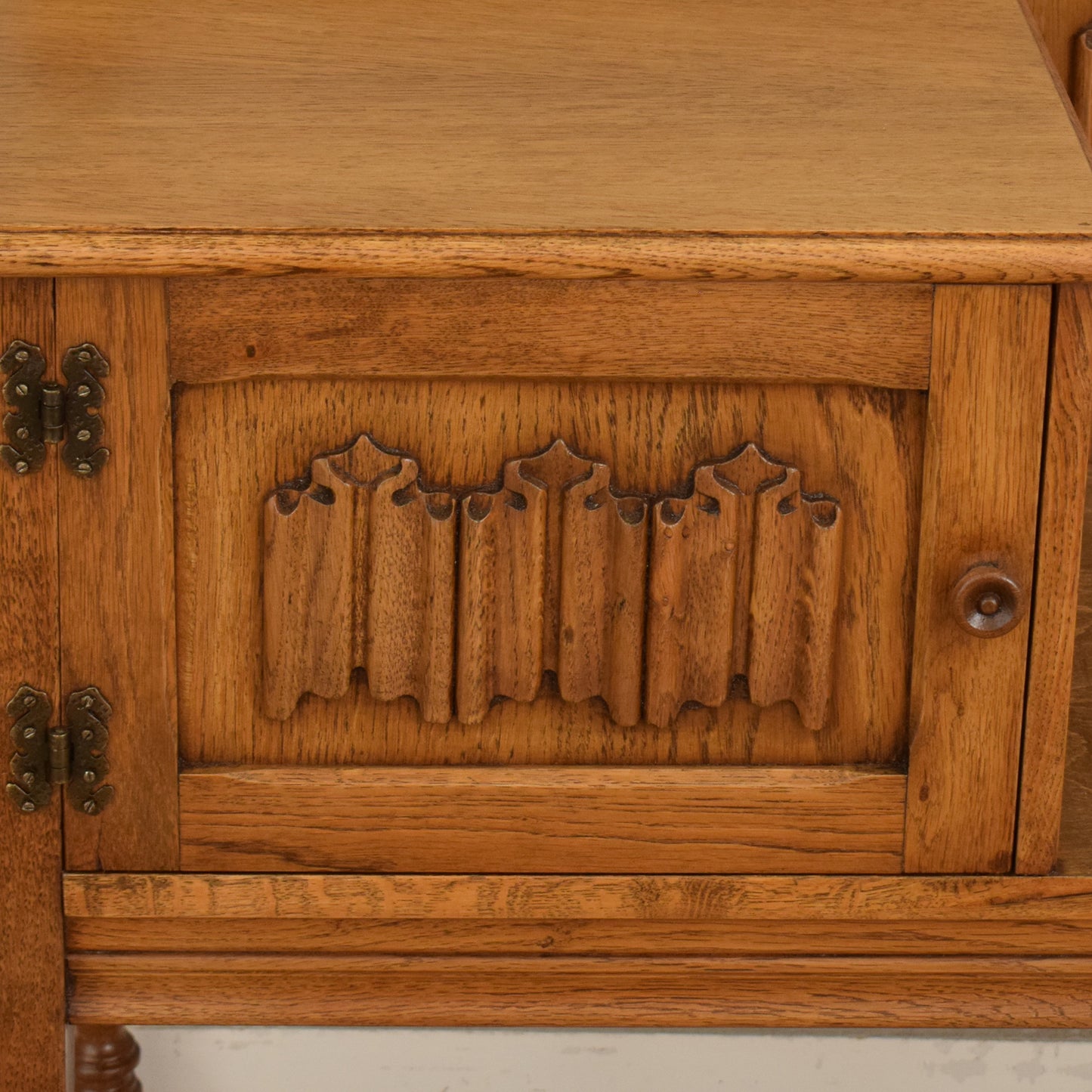 'Old Charm' Telephone Table