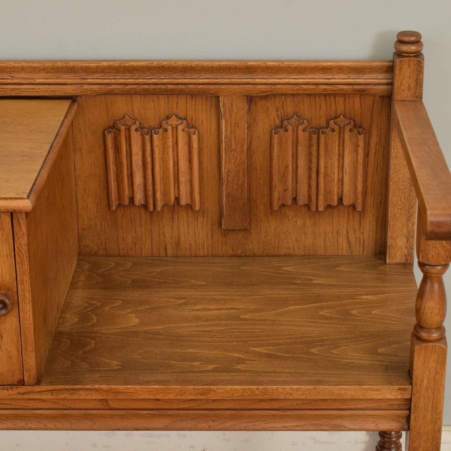 'Old Charm' Telephone Table
