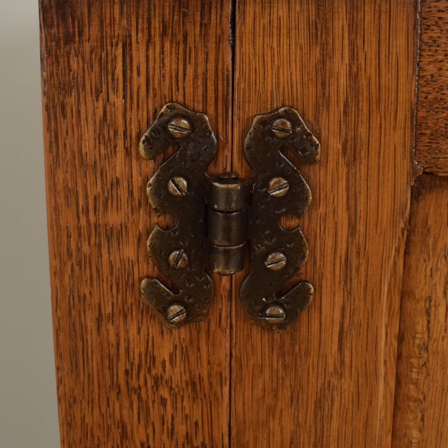 'Old Charm' Telephone Table