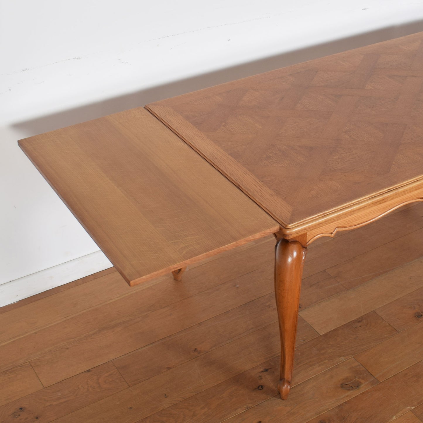 French Extending Dining Table with Six Chairs