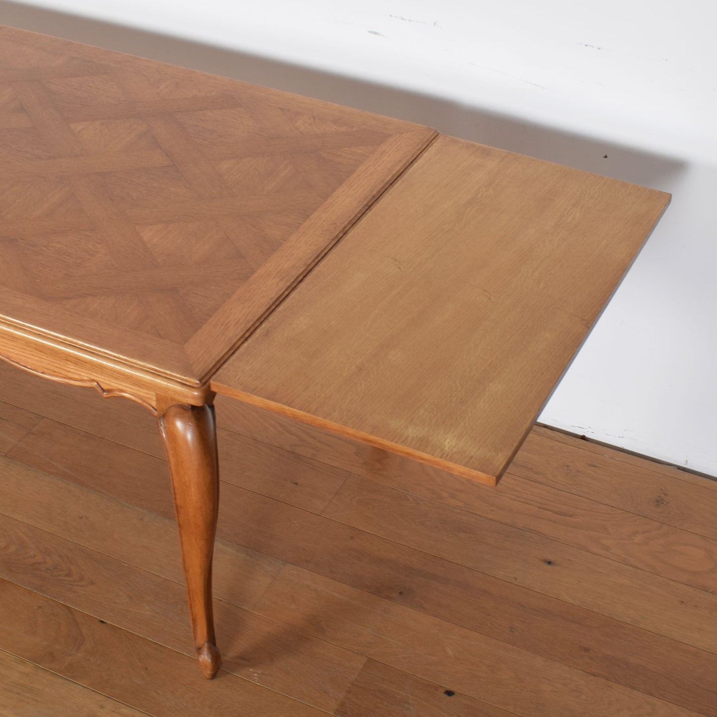 French Extending Dining Table with Six Chairs