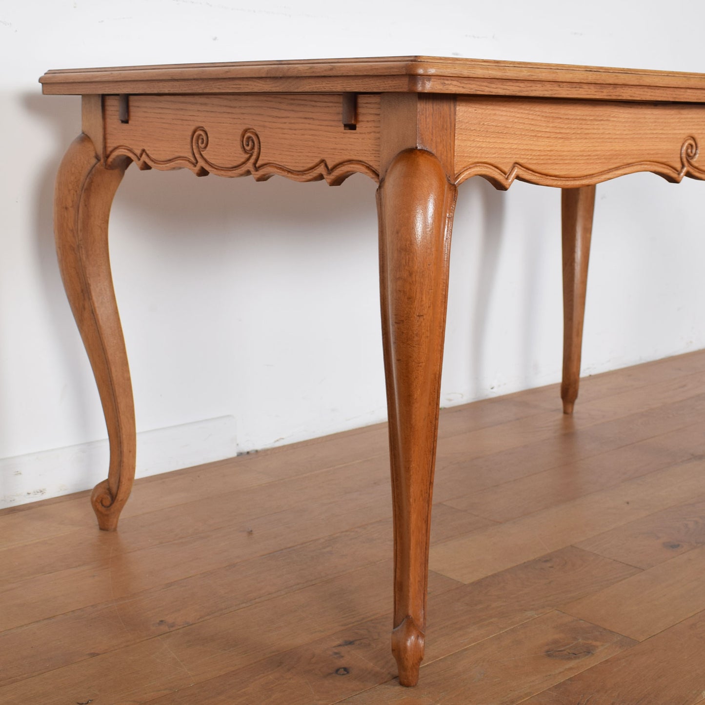 French Extending Dining Table with Six Chairs