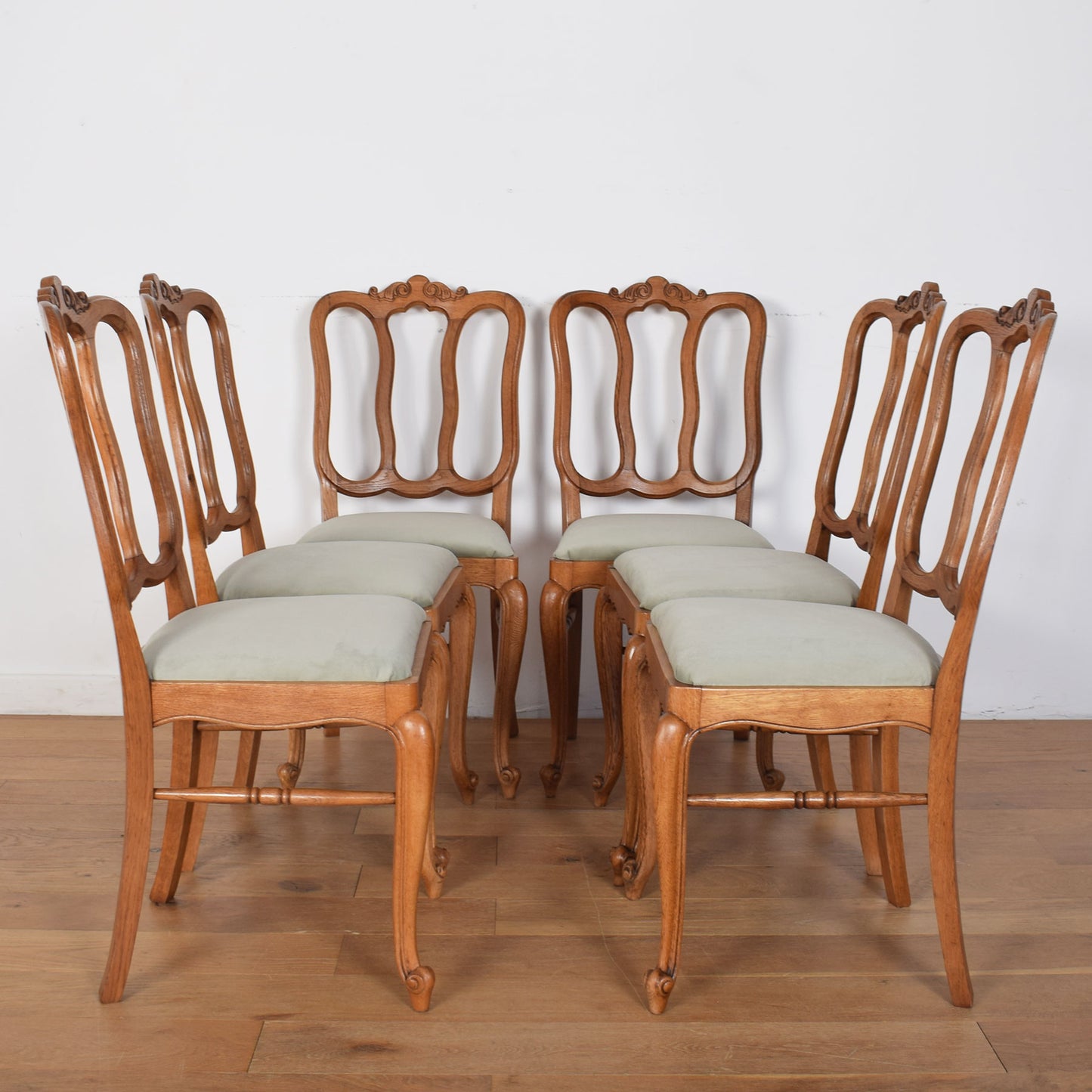 French Extending Dining Table with Six Chairs