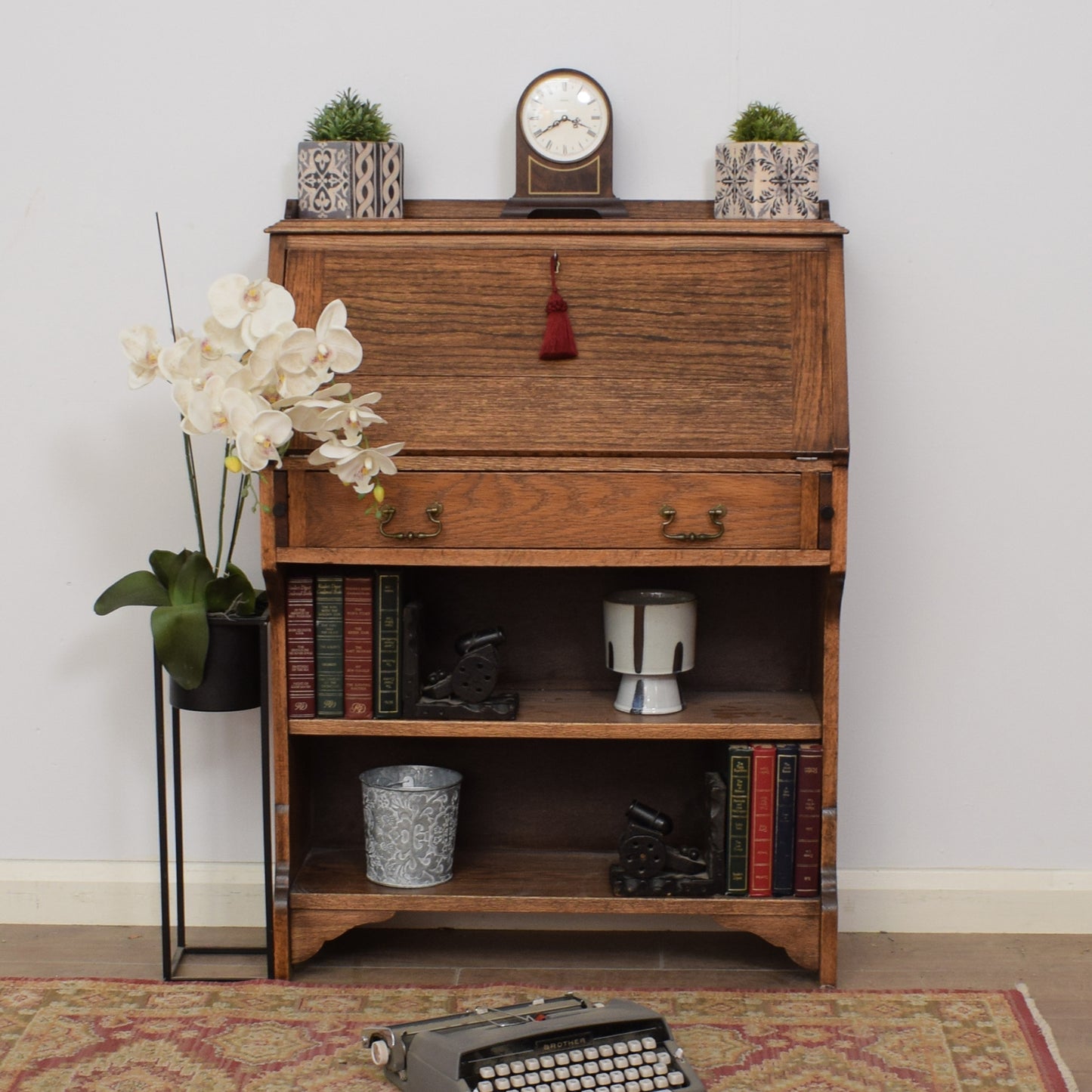 Oak Students Bureau