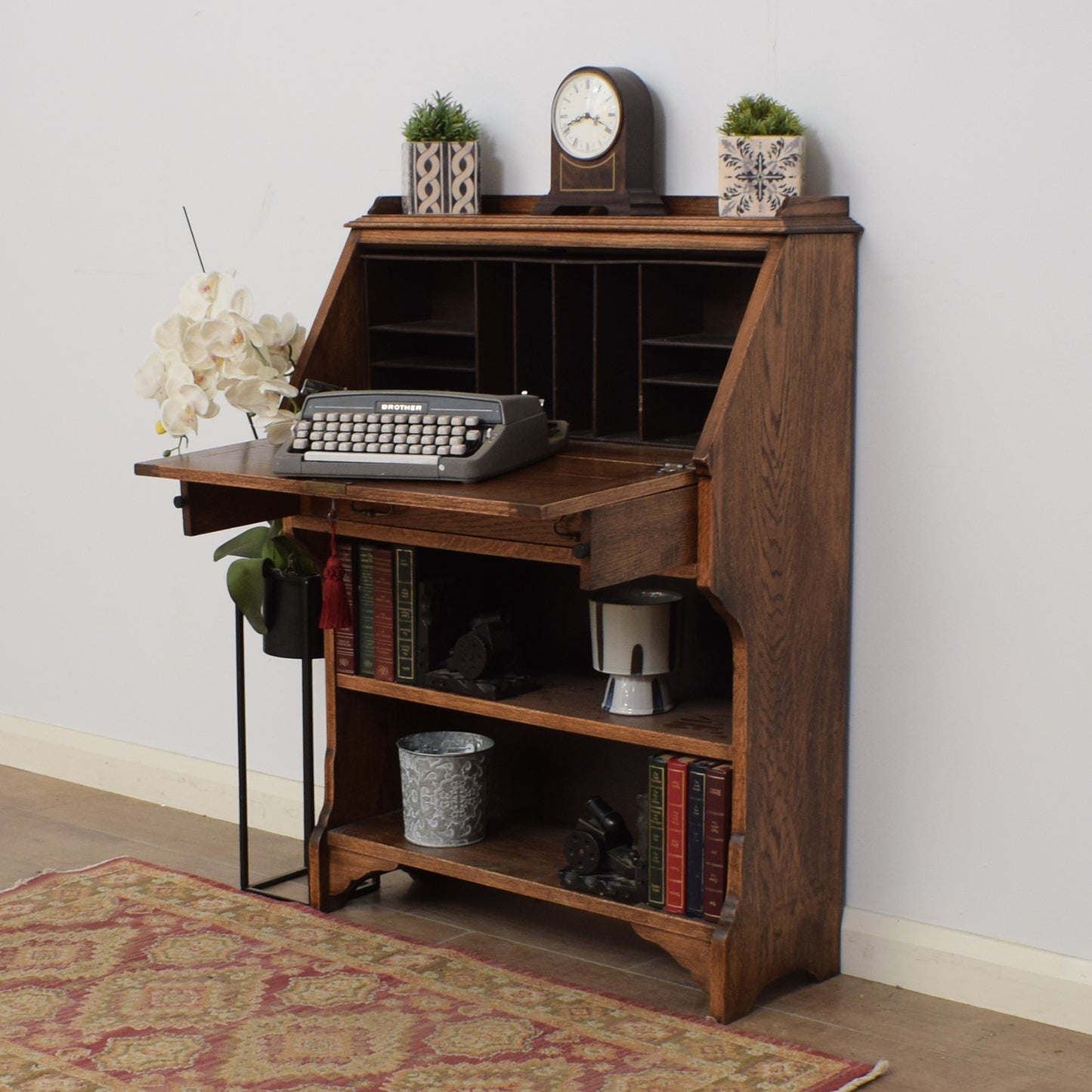 Oak Students Bureau