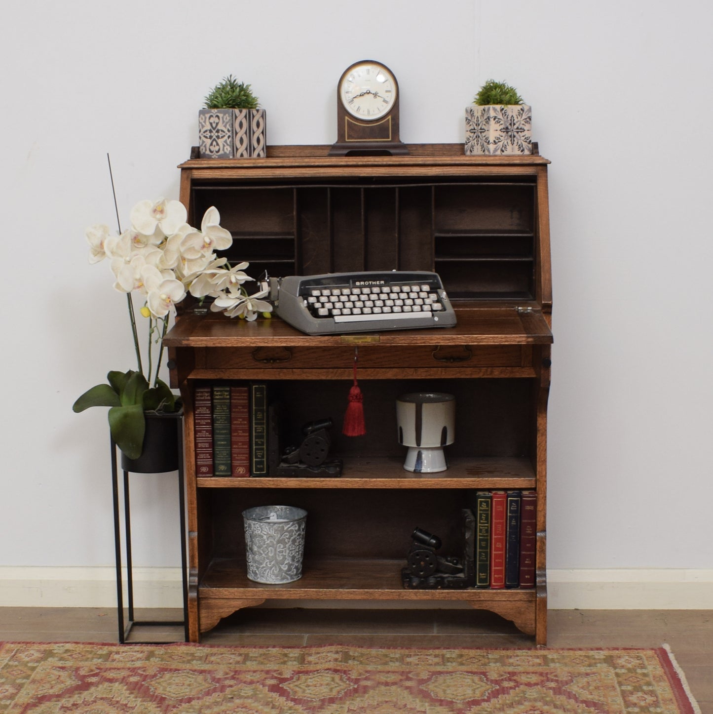 Oak Students Bureau