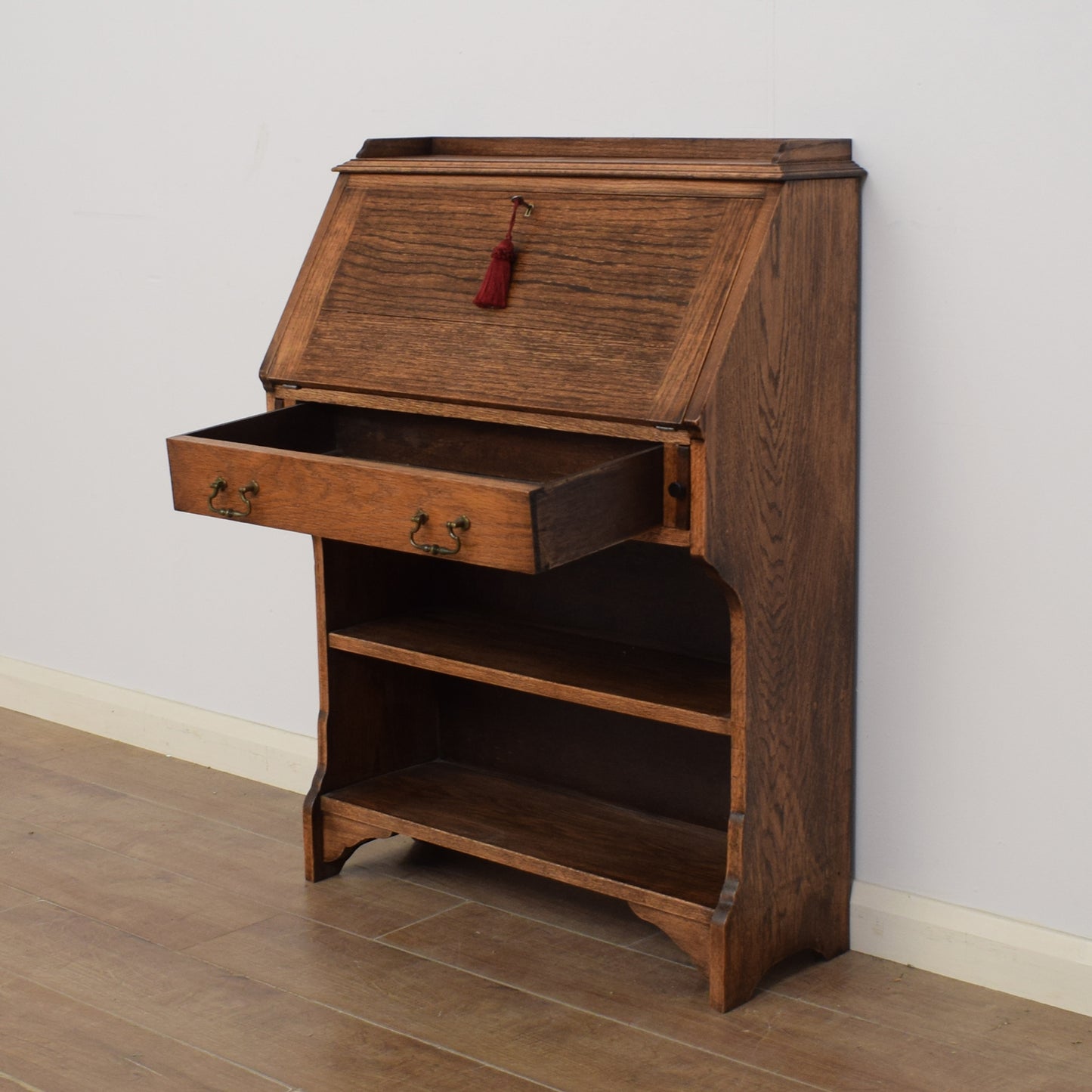 Oak Students Bureau