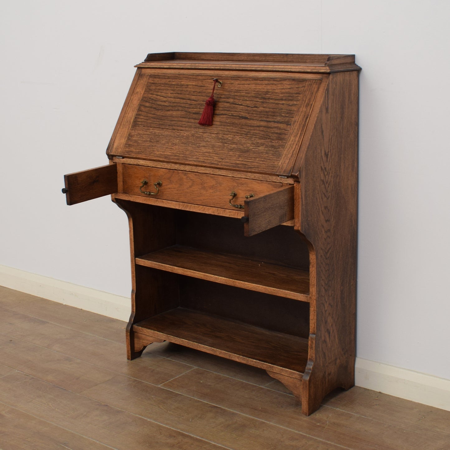 Oak Students Bureau