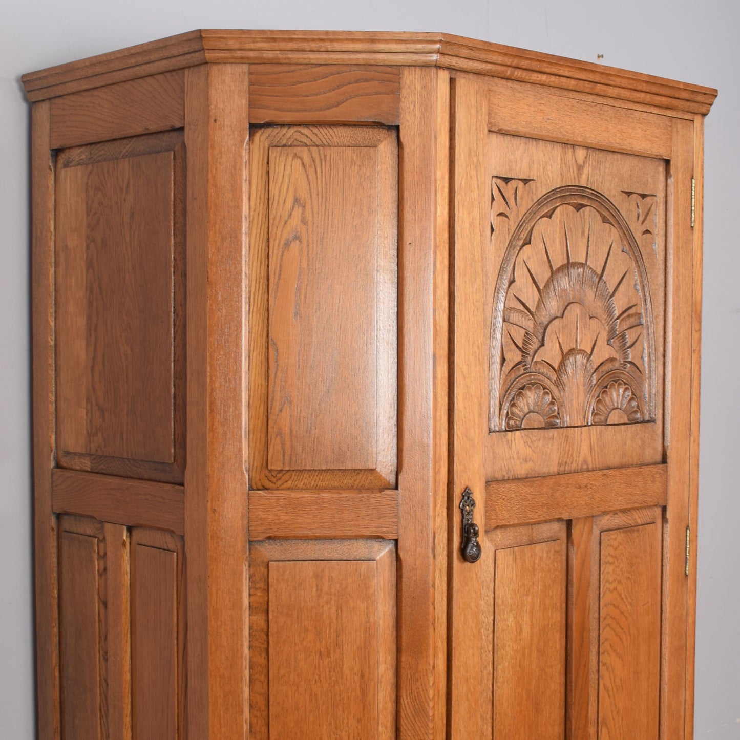 Oak Bow-Front Hallrobe