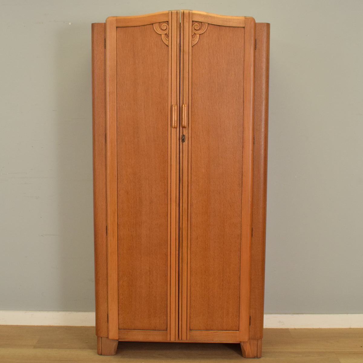 Restored Art Deco Hallrobe