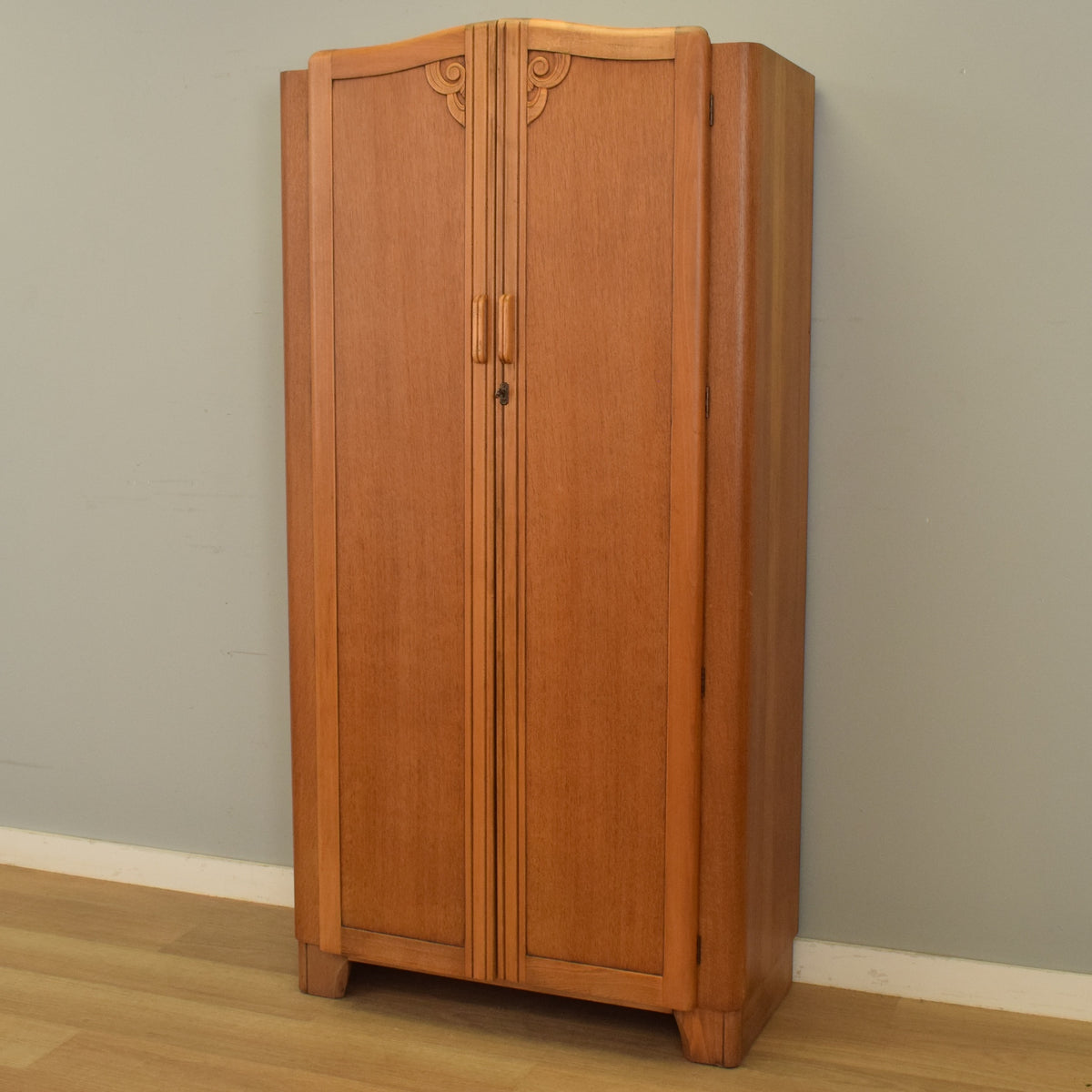 Restored Art Deco Hallrobe