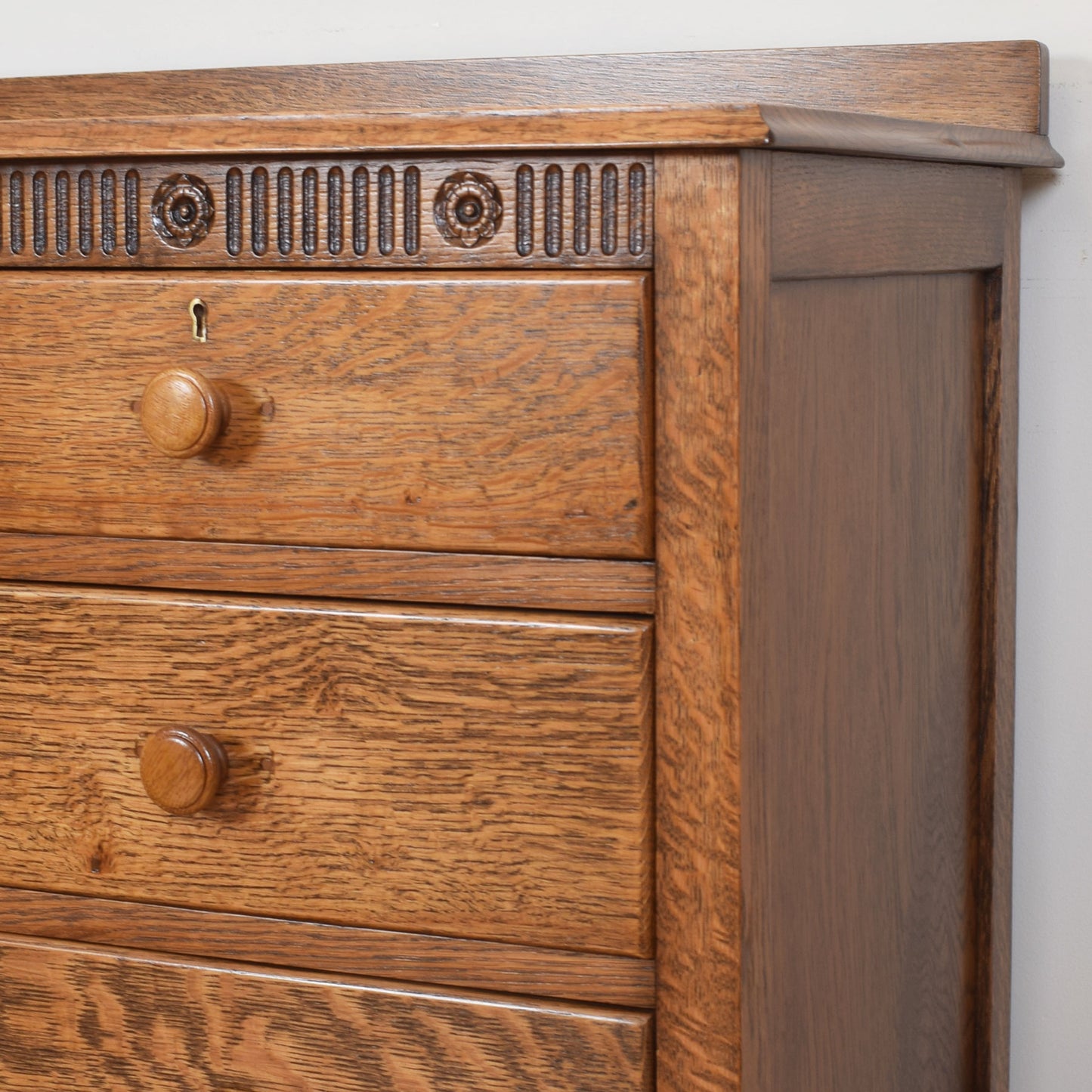 Oak Chest of Drawers