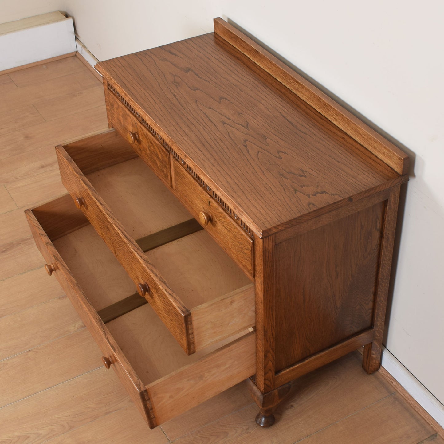 Oak Chest of Drawers