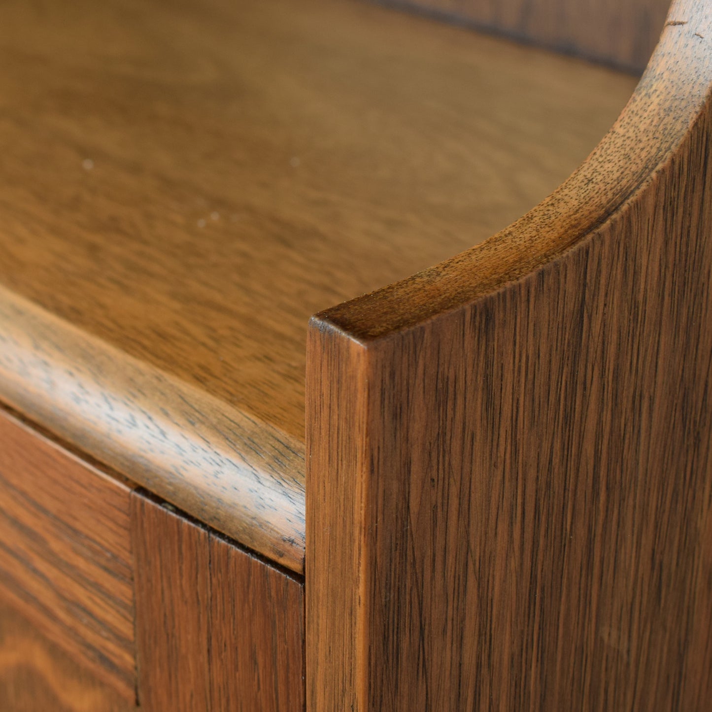 Dome Top Narrow Dresser