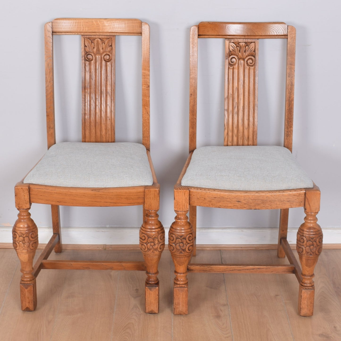 Oak Draw-Leaf Table with Four Chairs