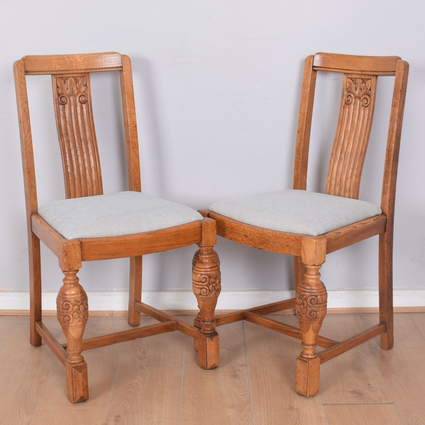 Oak Draw-Leaf Table with Four Chairs