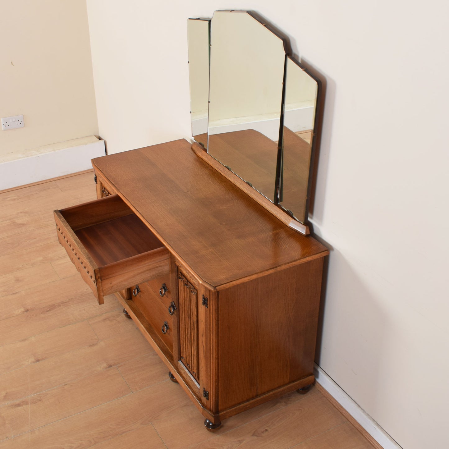 Linenfold Dressing Table