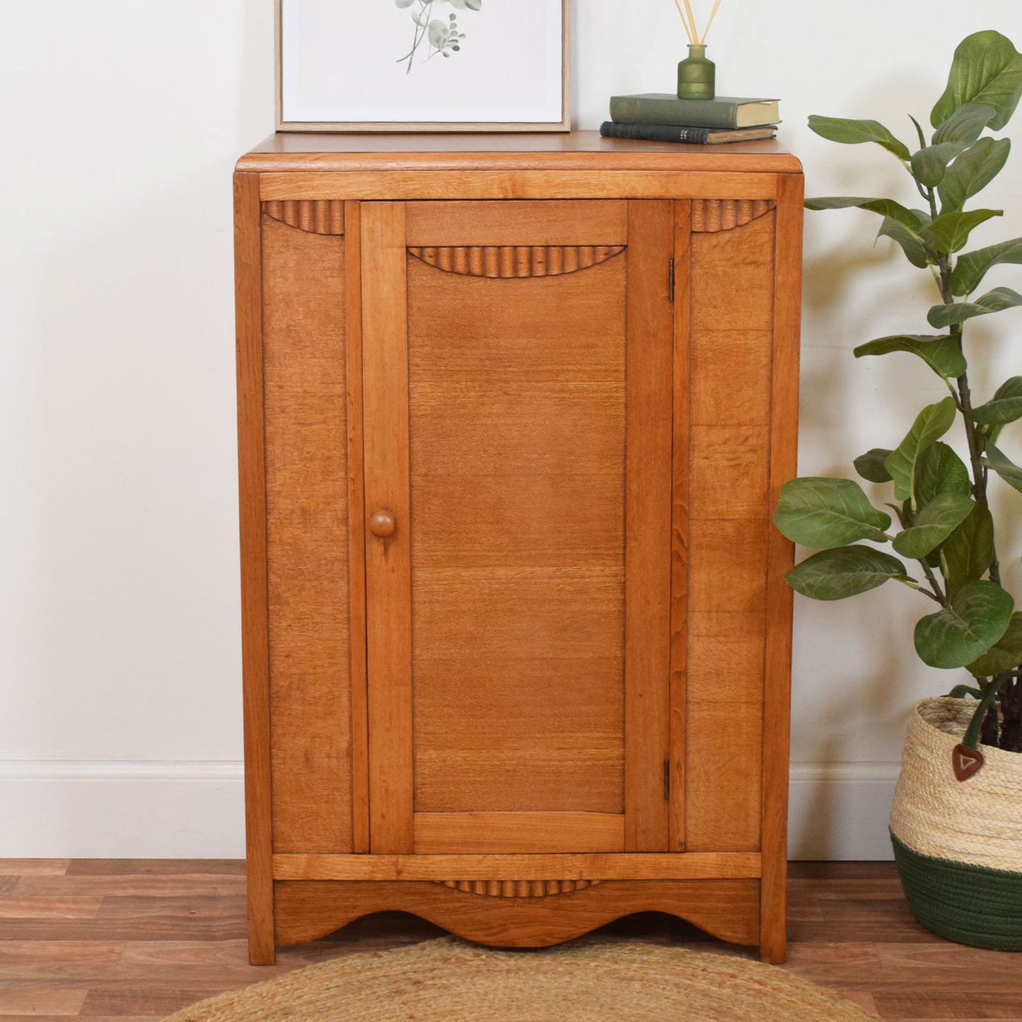 Small oak cupboard