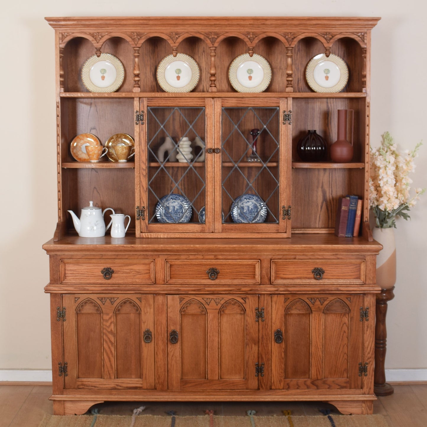 Old Charm Dresser Display Unit