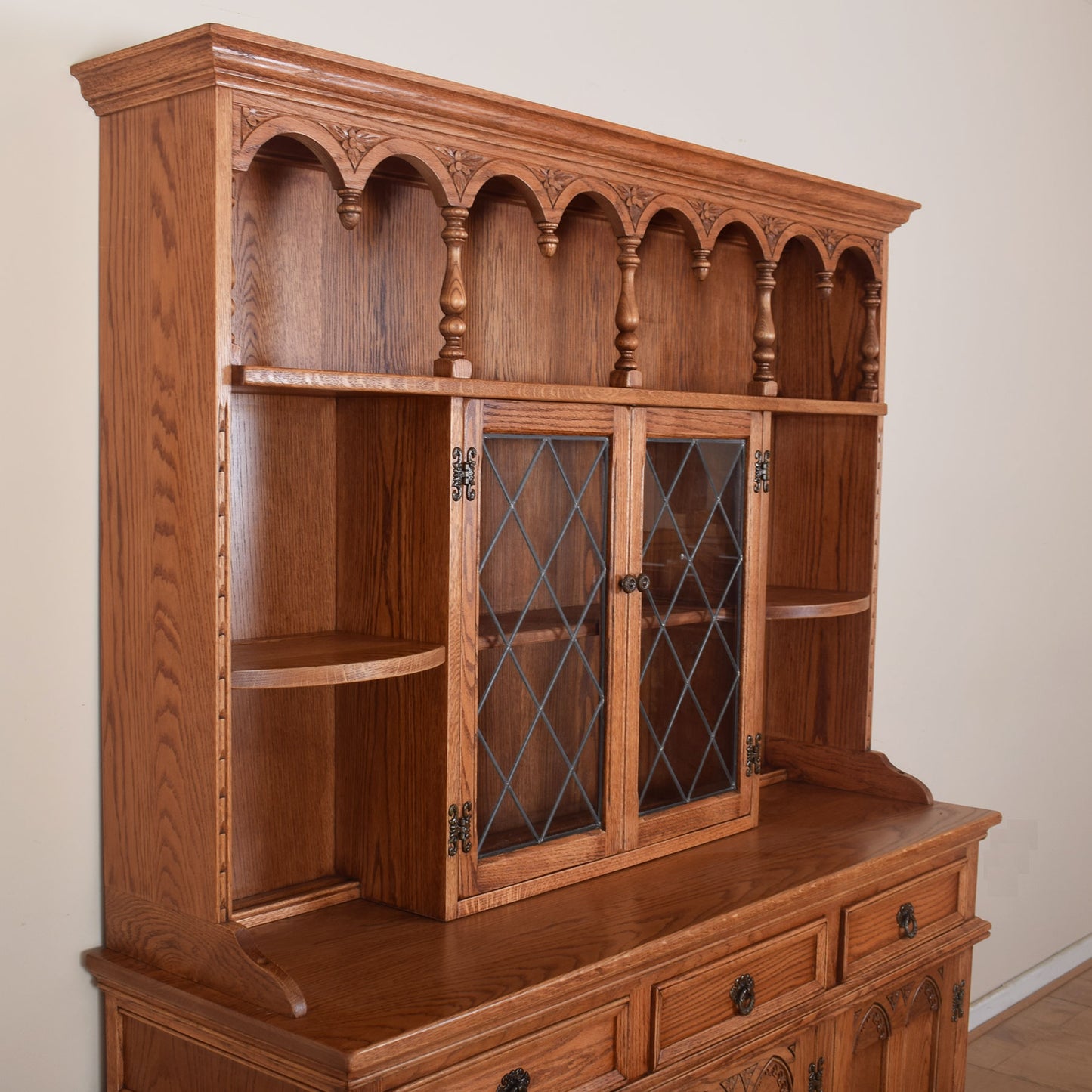 Old Charm Dresser Display Unit