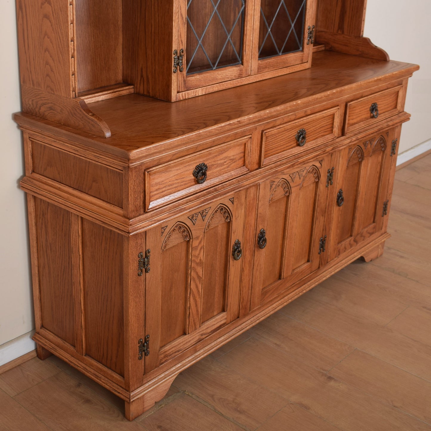 Old Charm Dresser Display Unit