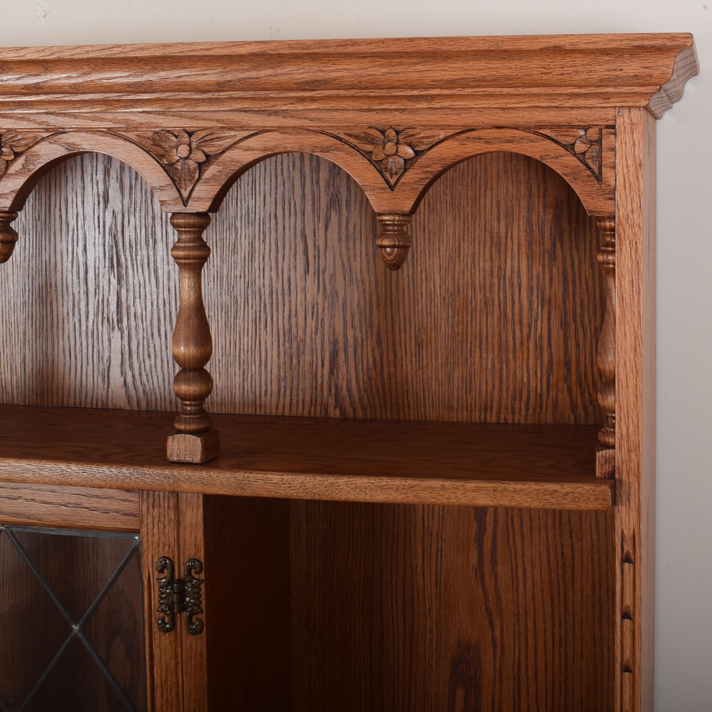 Old Charm Dresser Display Unit