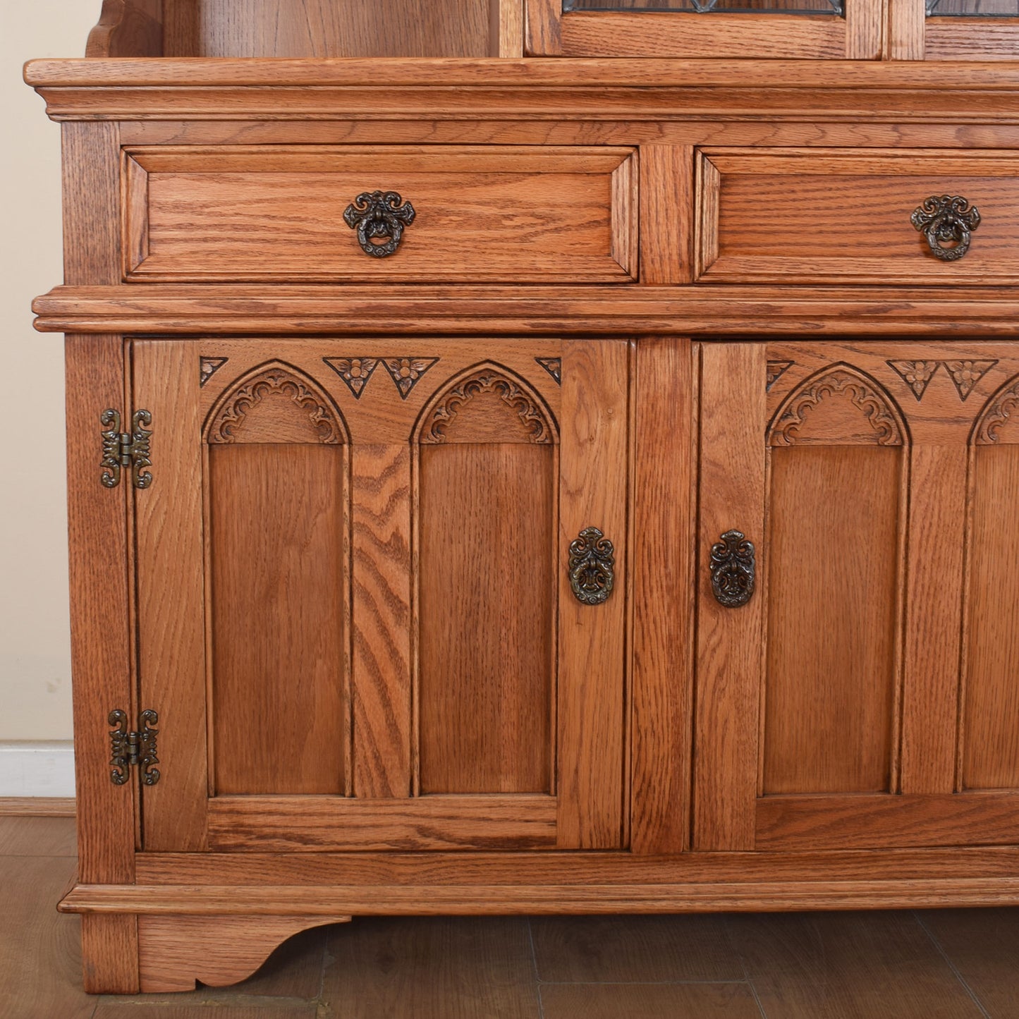 Old Charm Dresser Display Unit