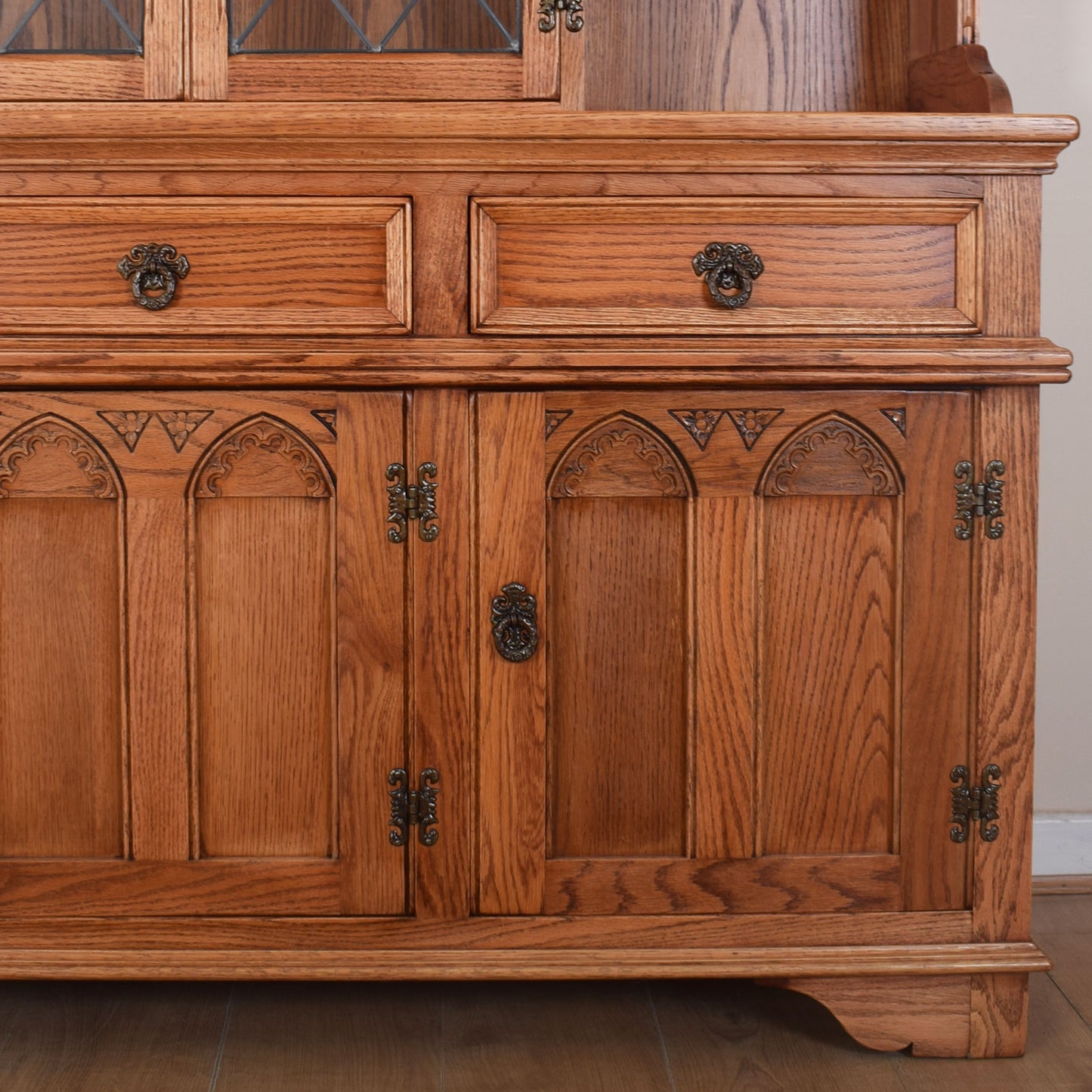 Old Charm Dresser Display Unit