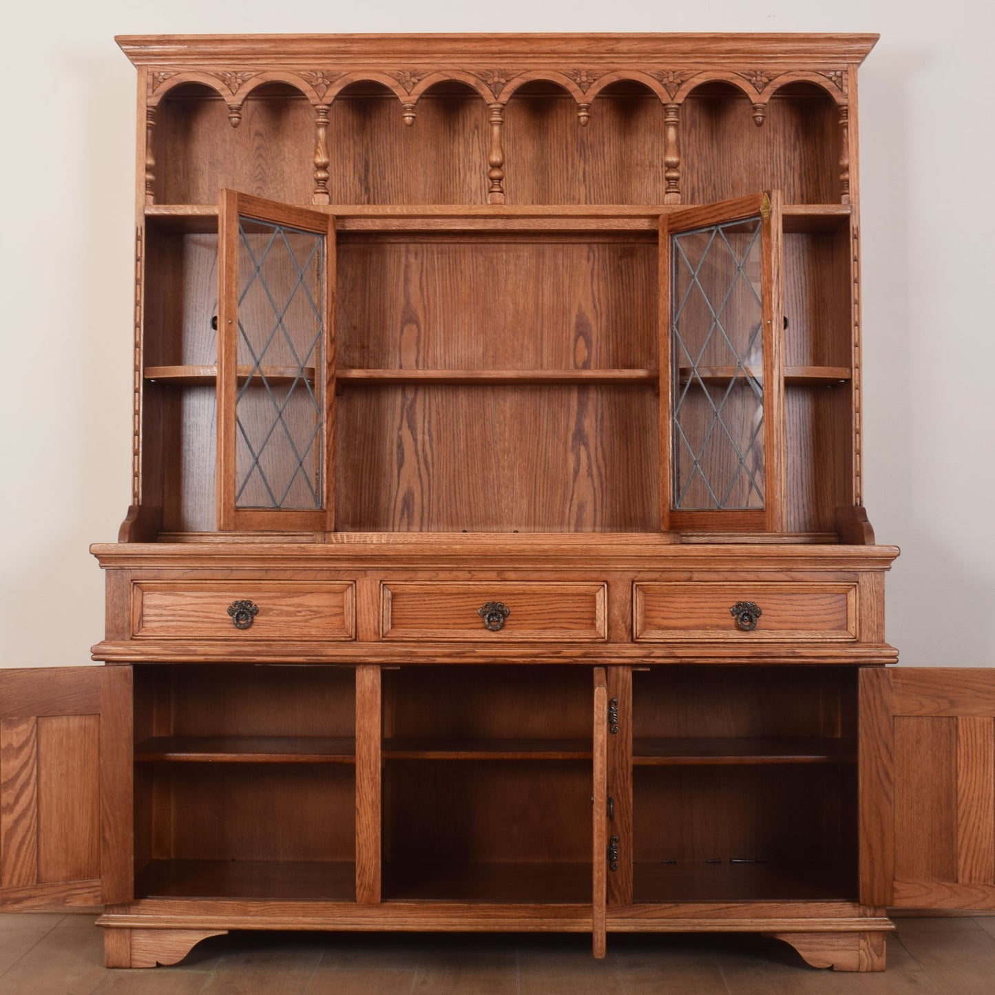 Old Charm Dresser Display Unit