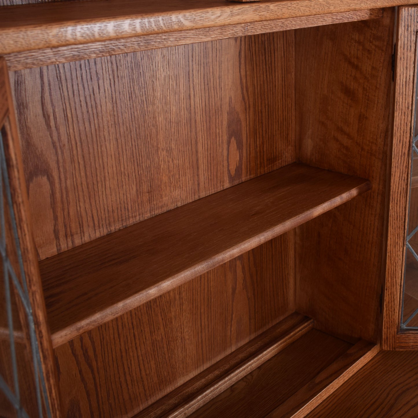 Old Charm Dresser Display Unit