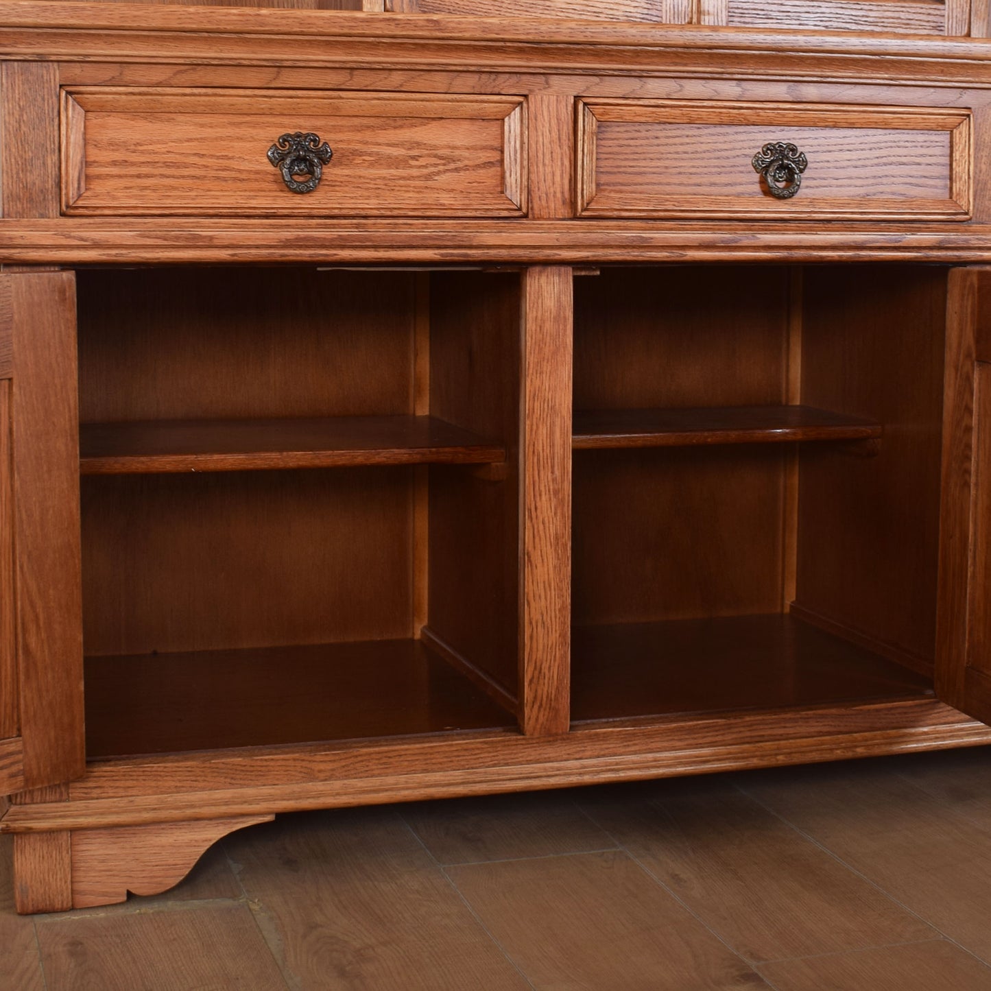 Old Charm Dresser Display Unit