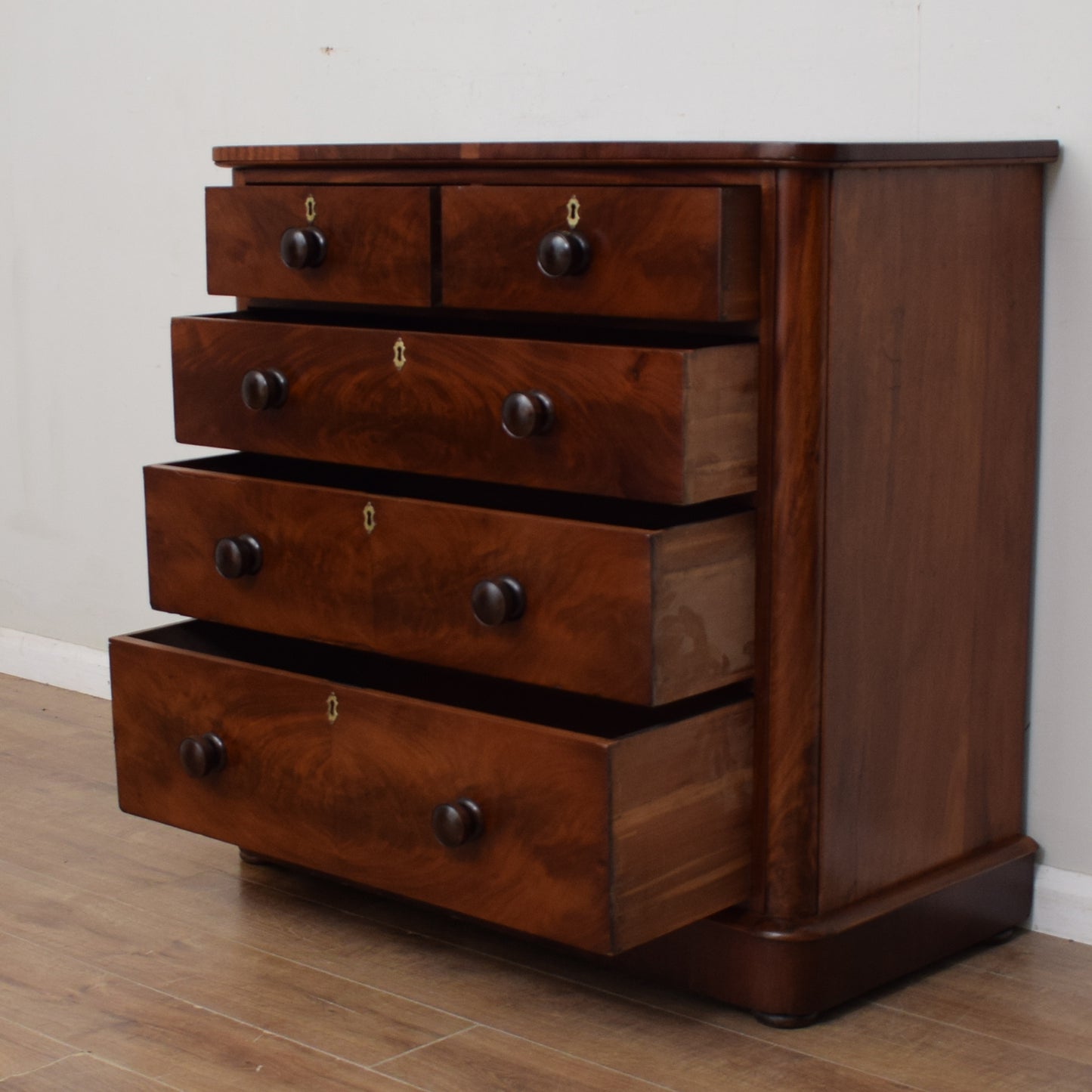 Antique Victorian Chest Of Drawers