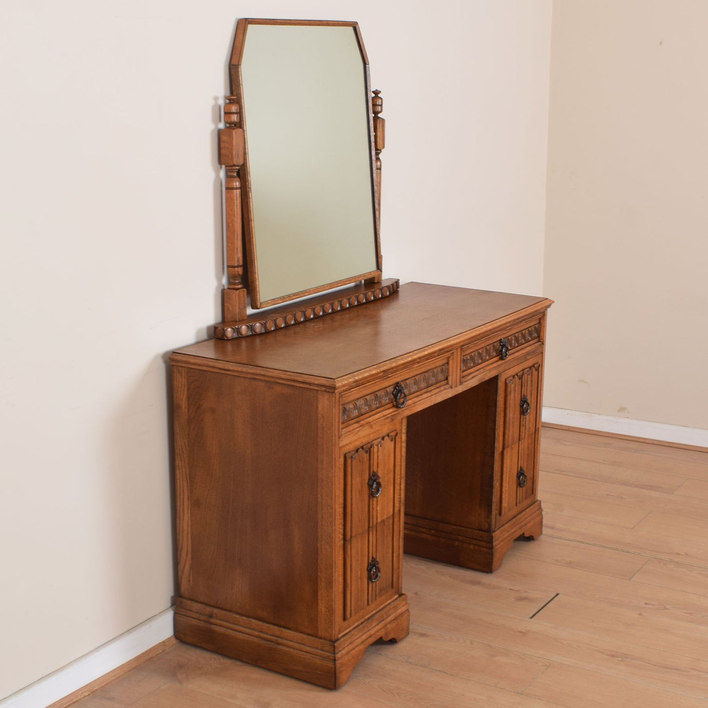 Crown Oak Dressing Table