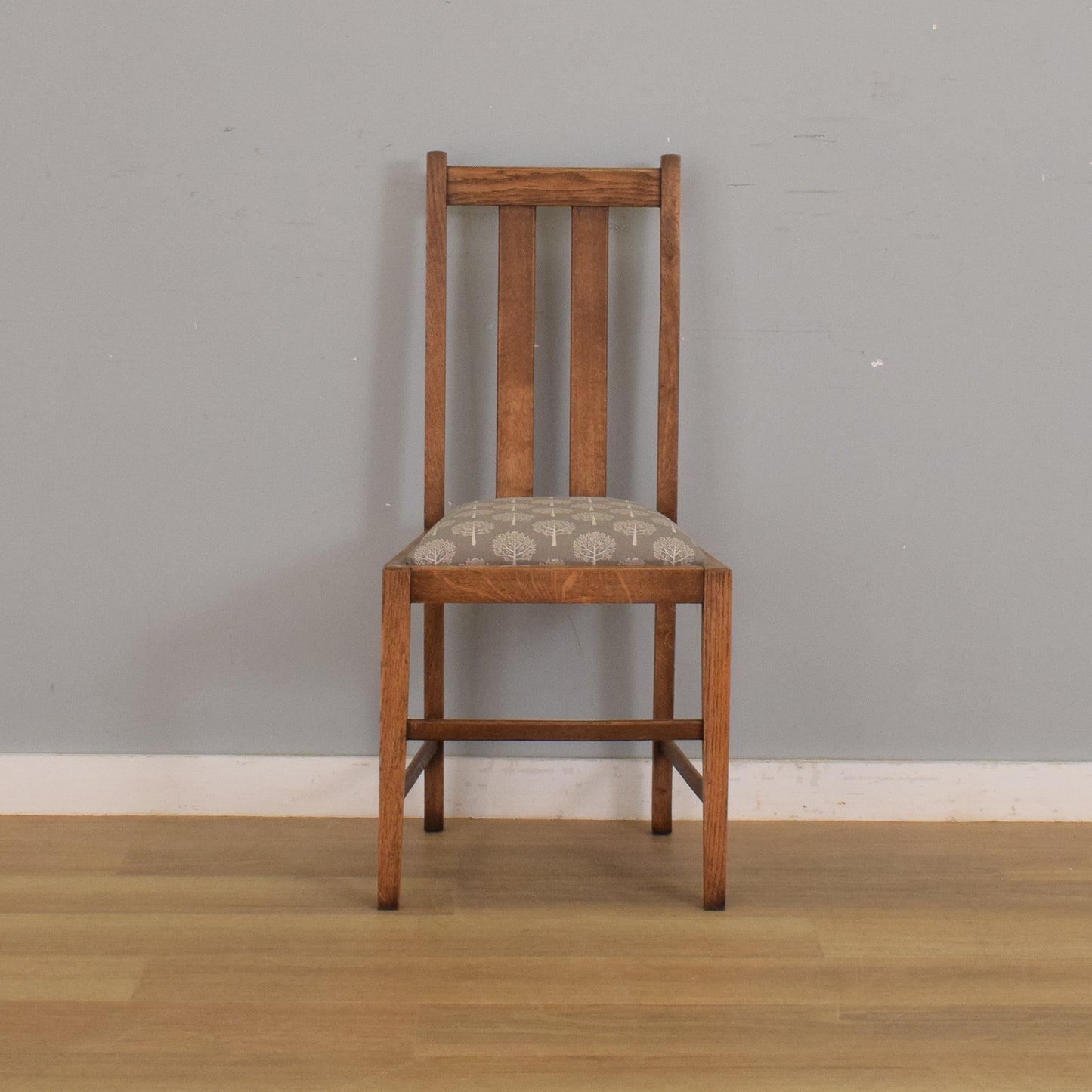Oak Draw-Leaf Table and Four Chairs
