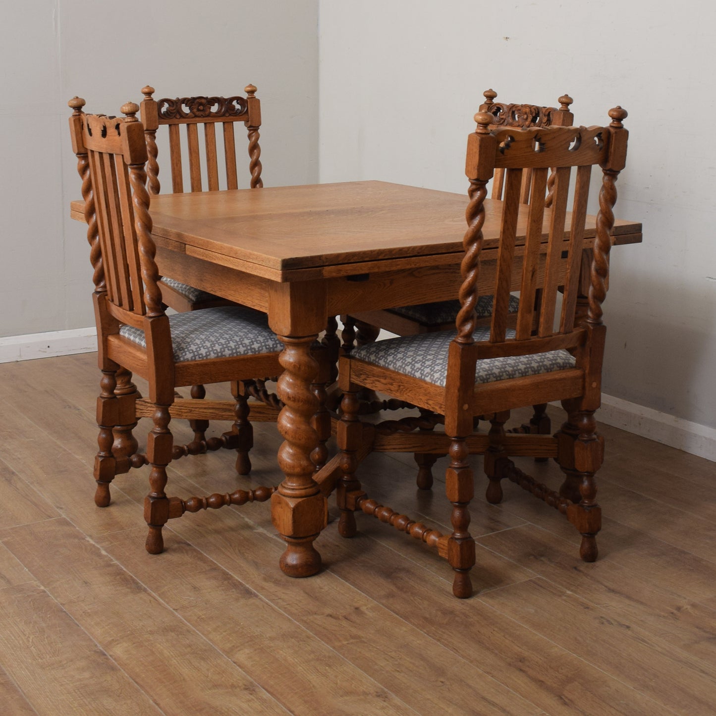 Barley-Twist Draw Leaf Table & 4 Chairs