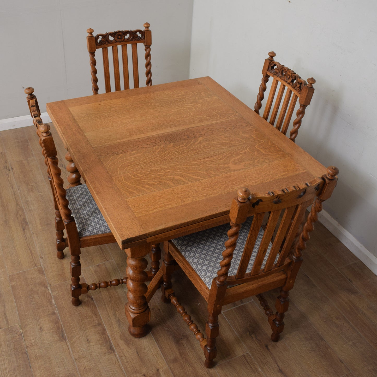 Barley-Twist Draw Leaf Table & 4 Chairs