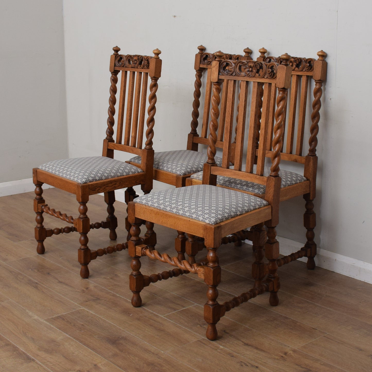 Barley-Twist Draw Leaf Table & 4 Chairs