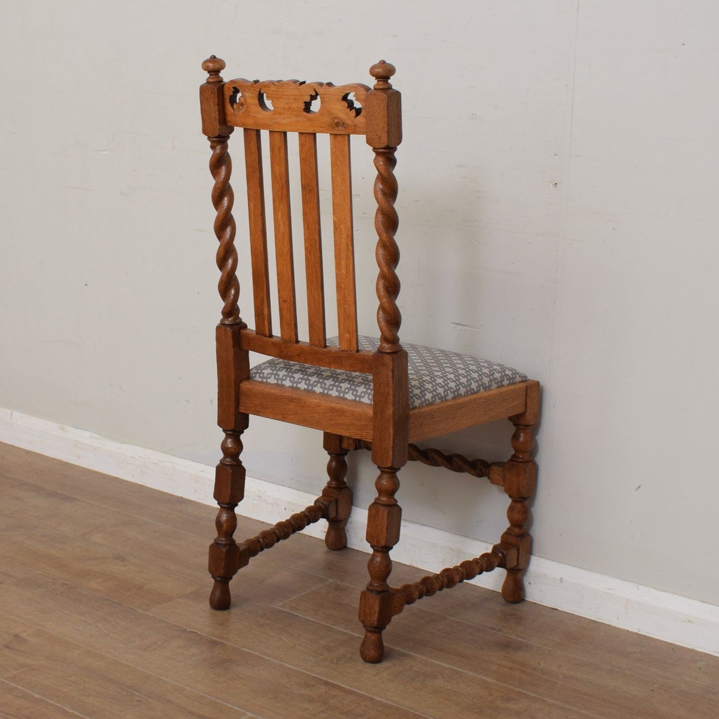 Barley-Twist Draw Leaf Table & 4 Chairs