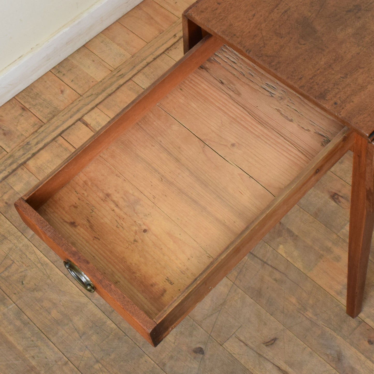 Drop Leaf Occasional Table