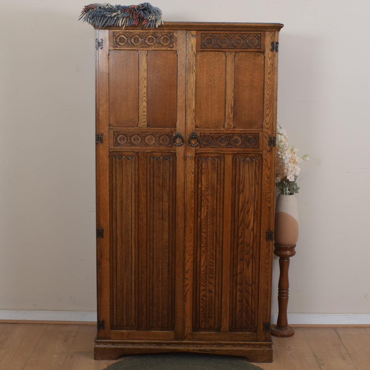 Crown Linenfold Single Wardrobe