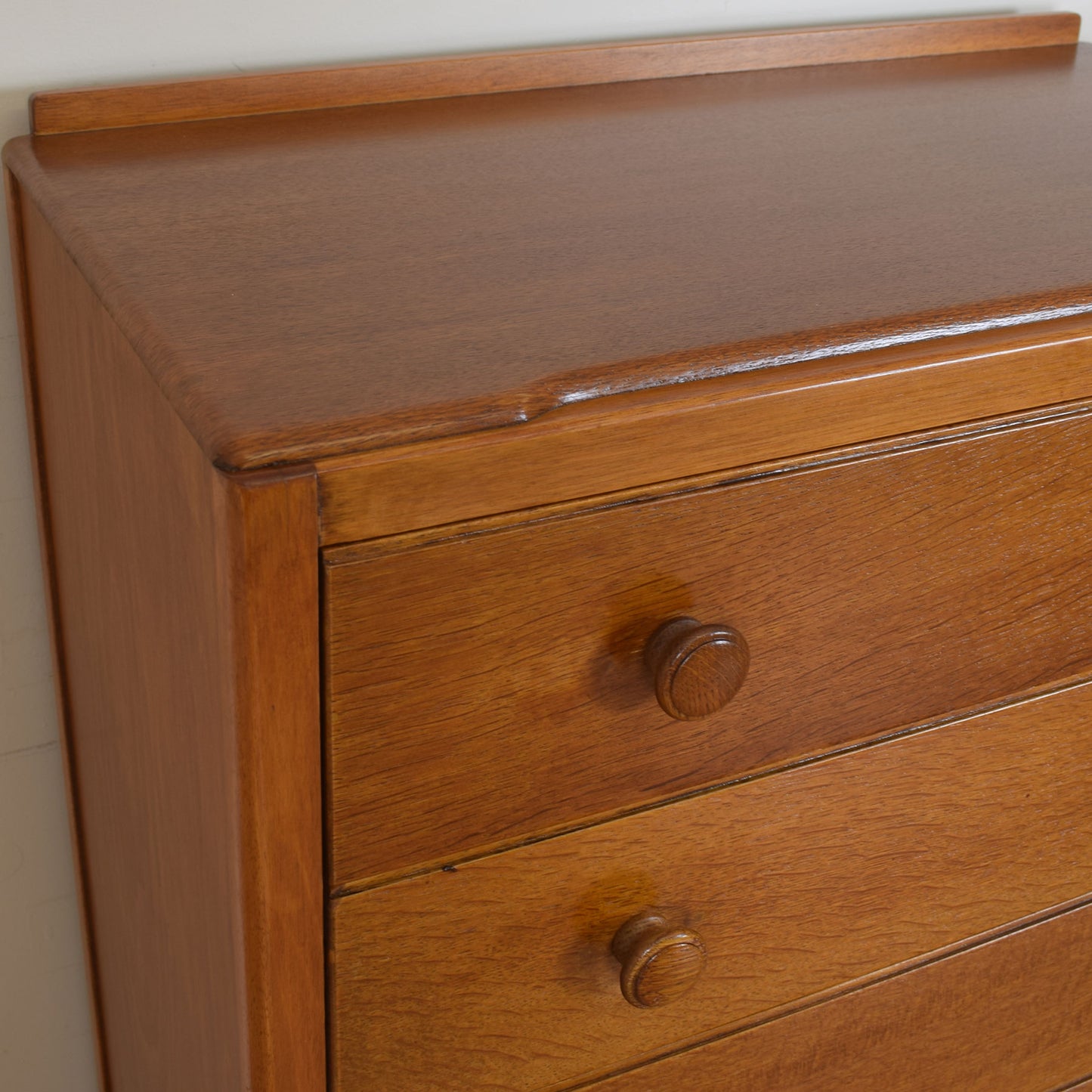 Oak Veneer Chest Of Drawers.