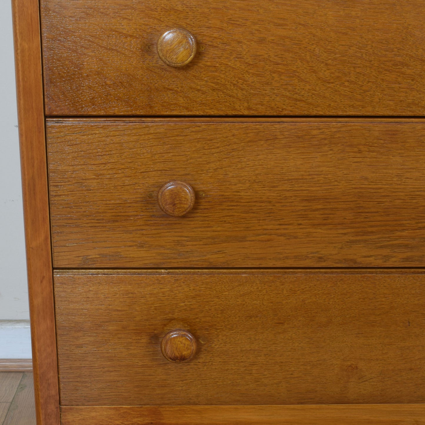Oak Veneer Chest Of Drawers.