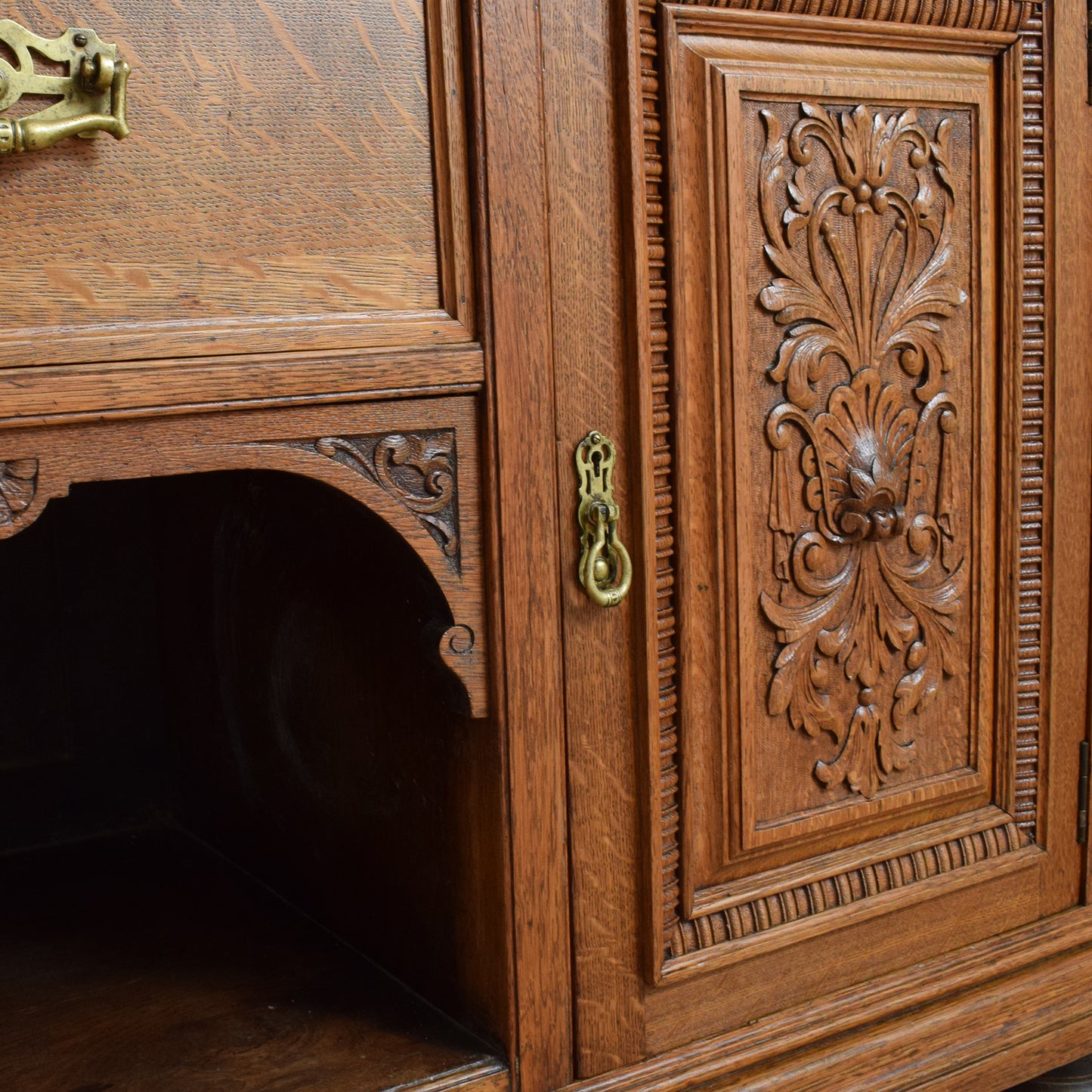 Large Oak Mirrored Sideboard