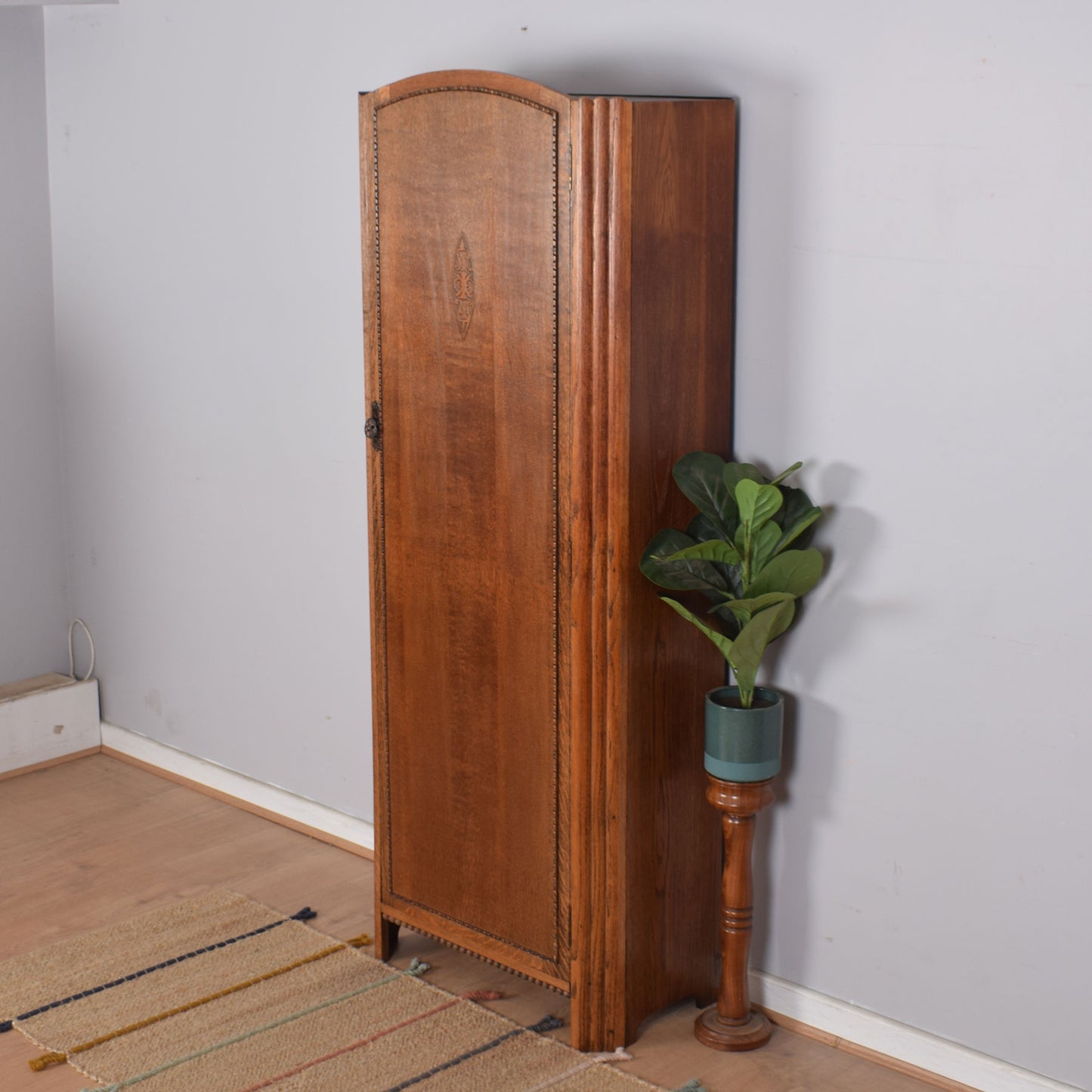 Oak Hallrobe