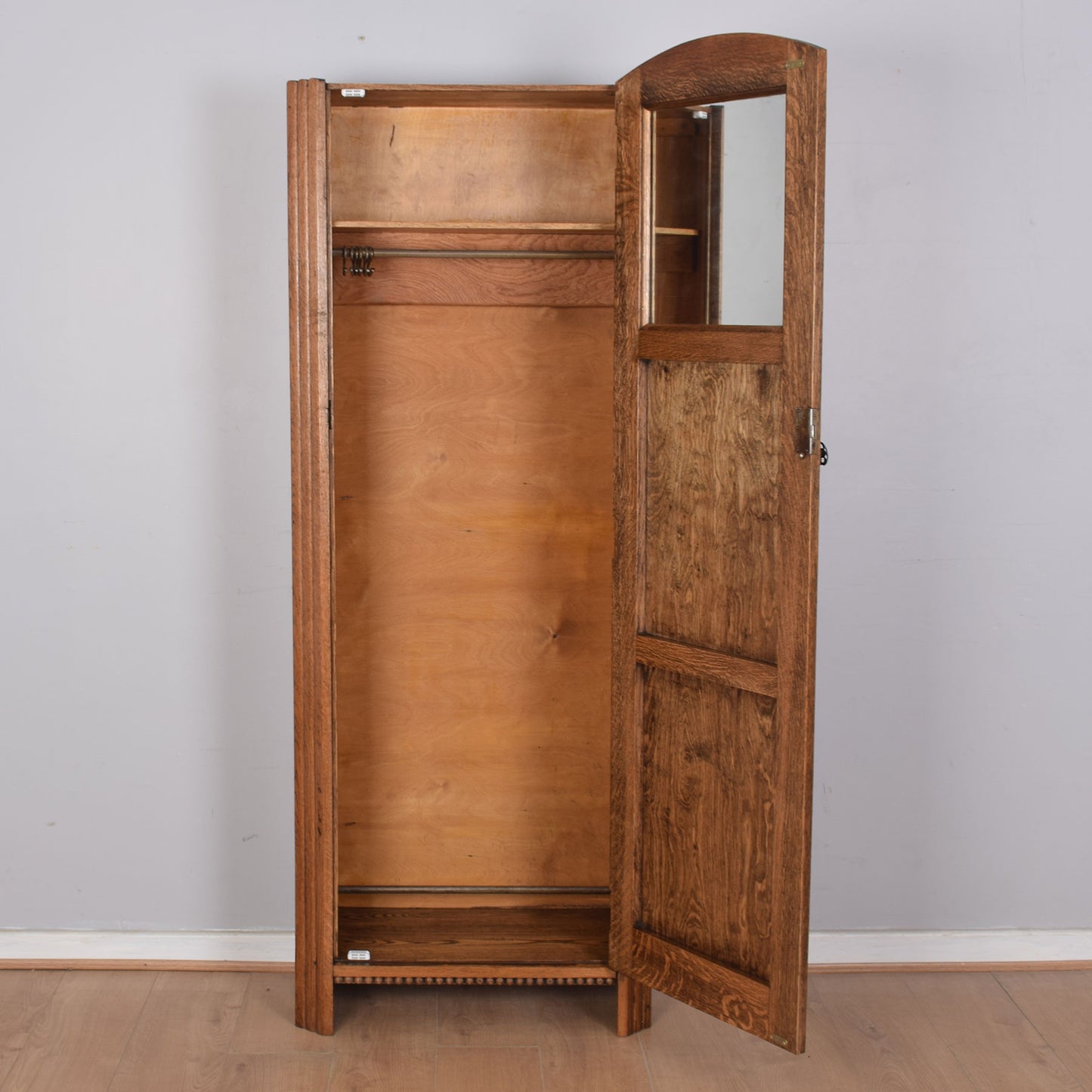 Oak Hallrobe