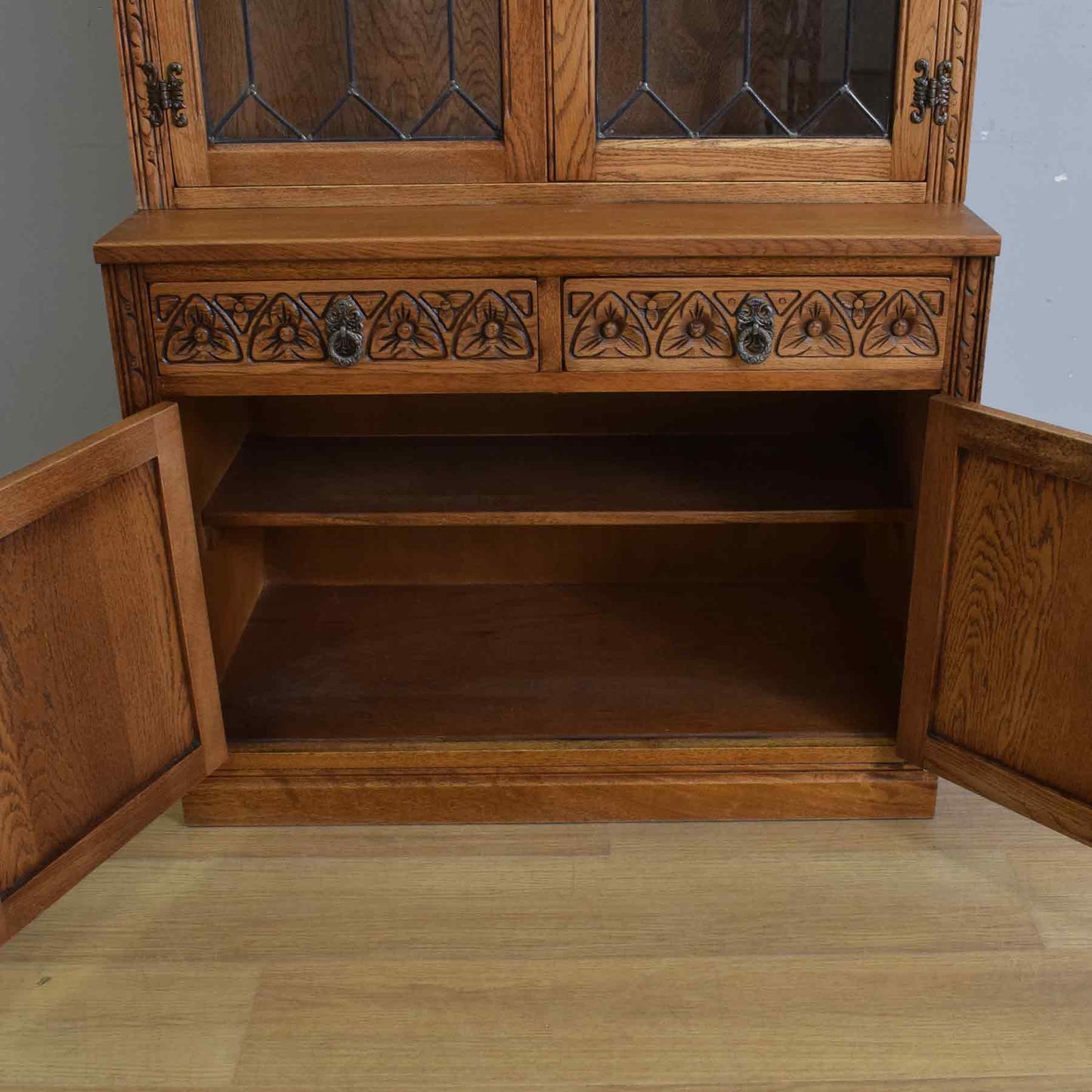 'Old Charm' Display Dresser