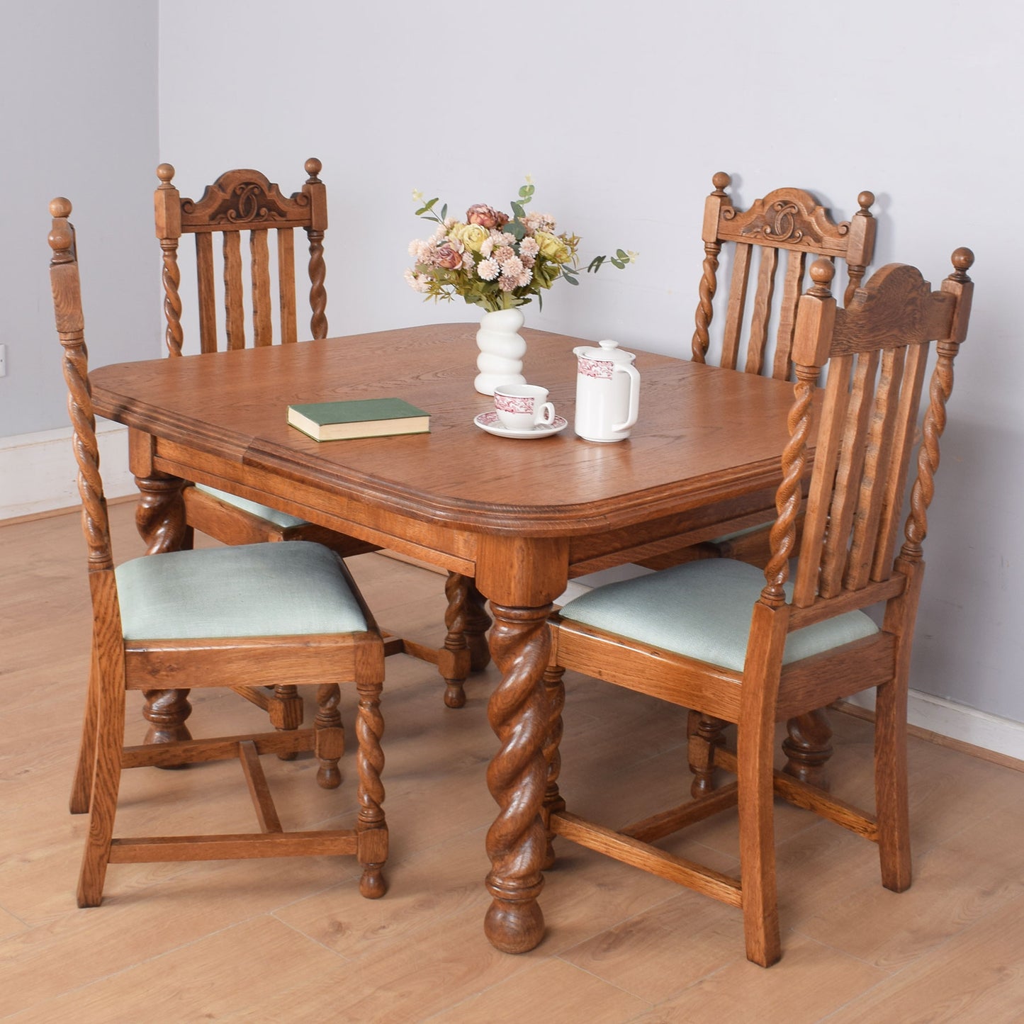 Extending Dining Table with 6 Chairs