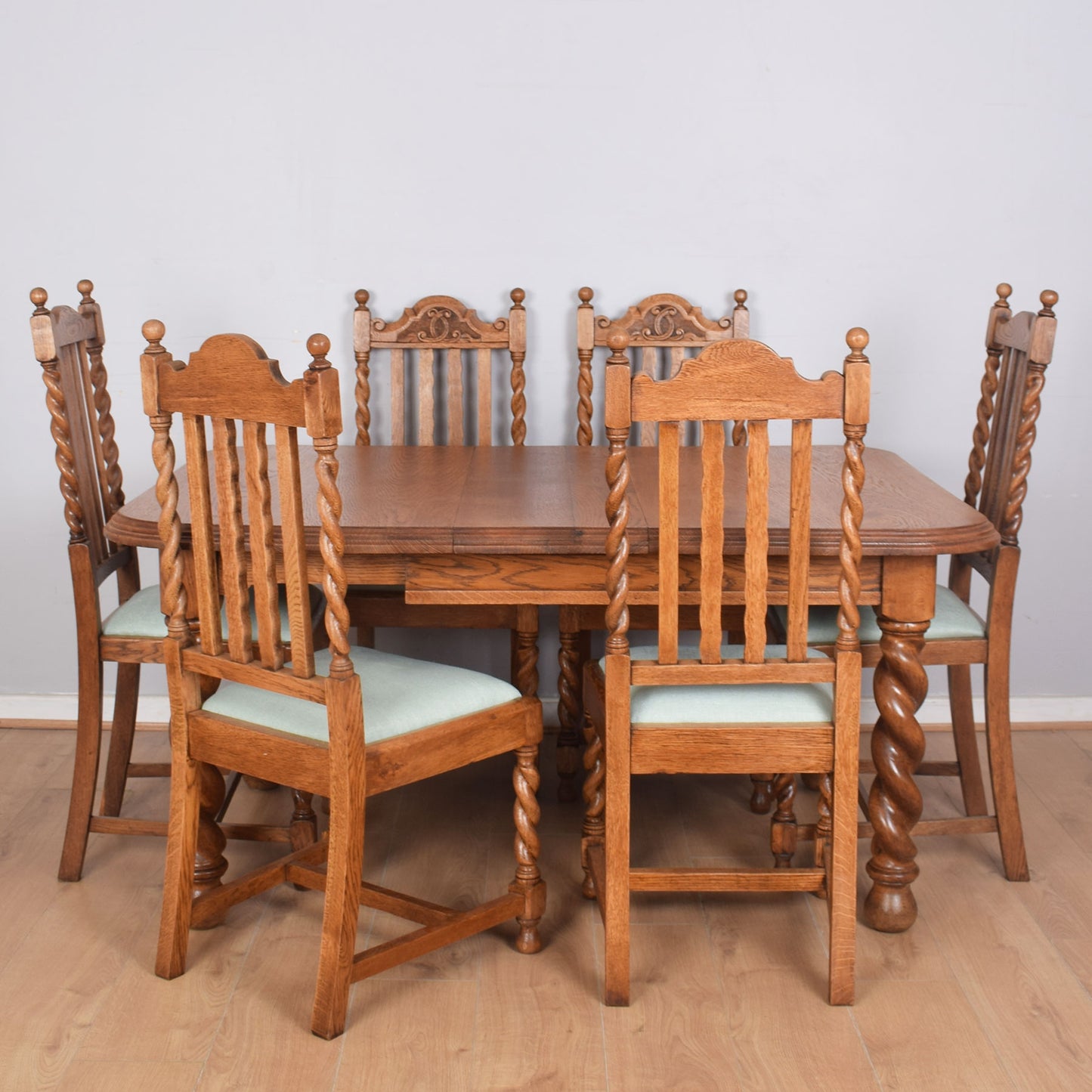 Extending Dining Table with 6 Chairs